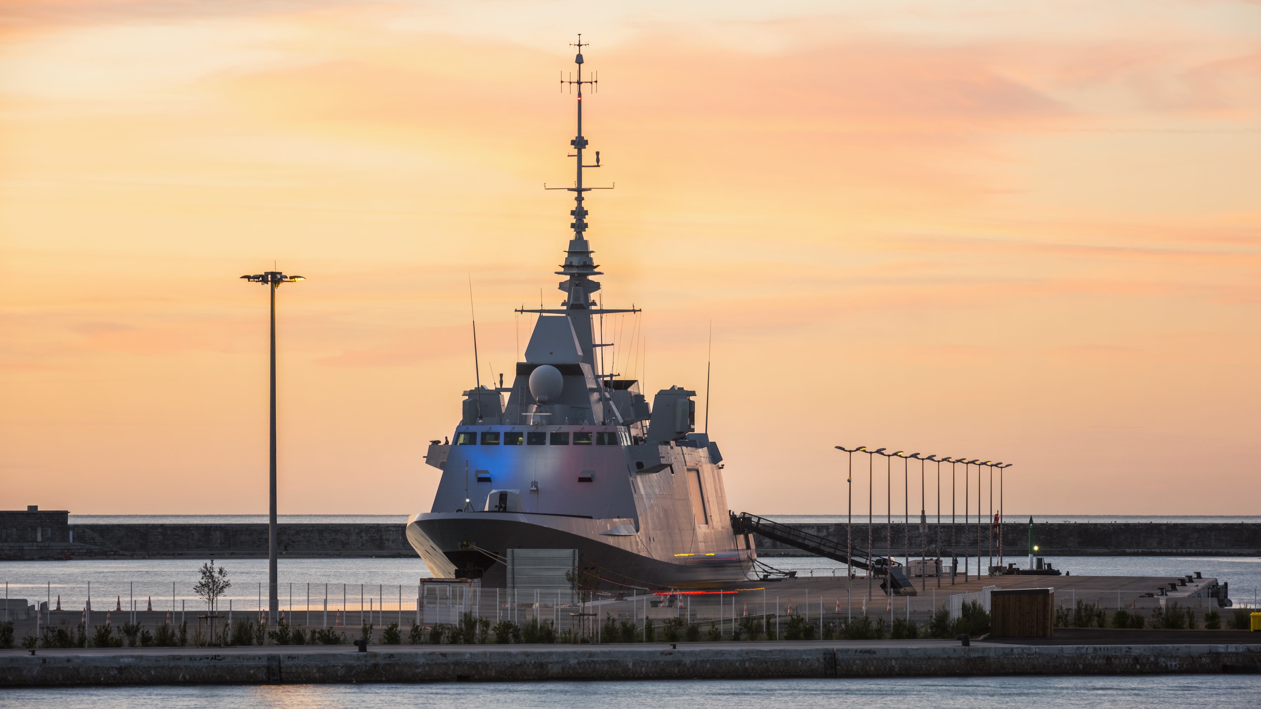 Nave da guerra francese abbatte droni dallo Yemen: tensioni nel Mar Rosso