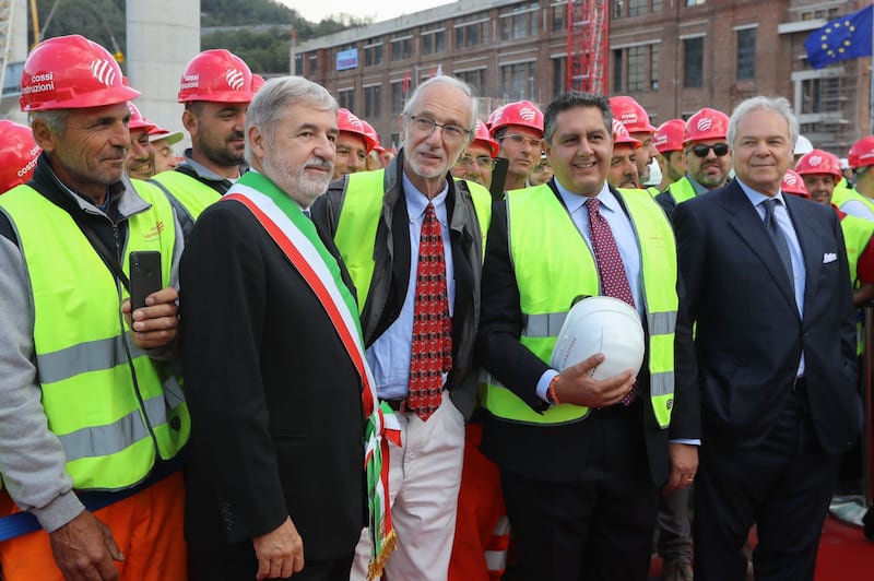 Il "varo ad alta quota" del primo pezzo del Ponte di Genova 6