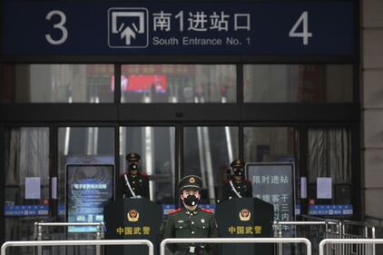 Cina. il nuovo coronavirus non si ferma: oltre 4500 contagi e 106 morti 1
