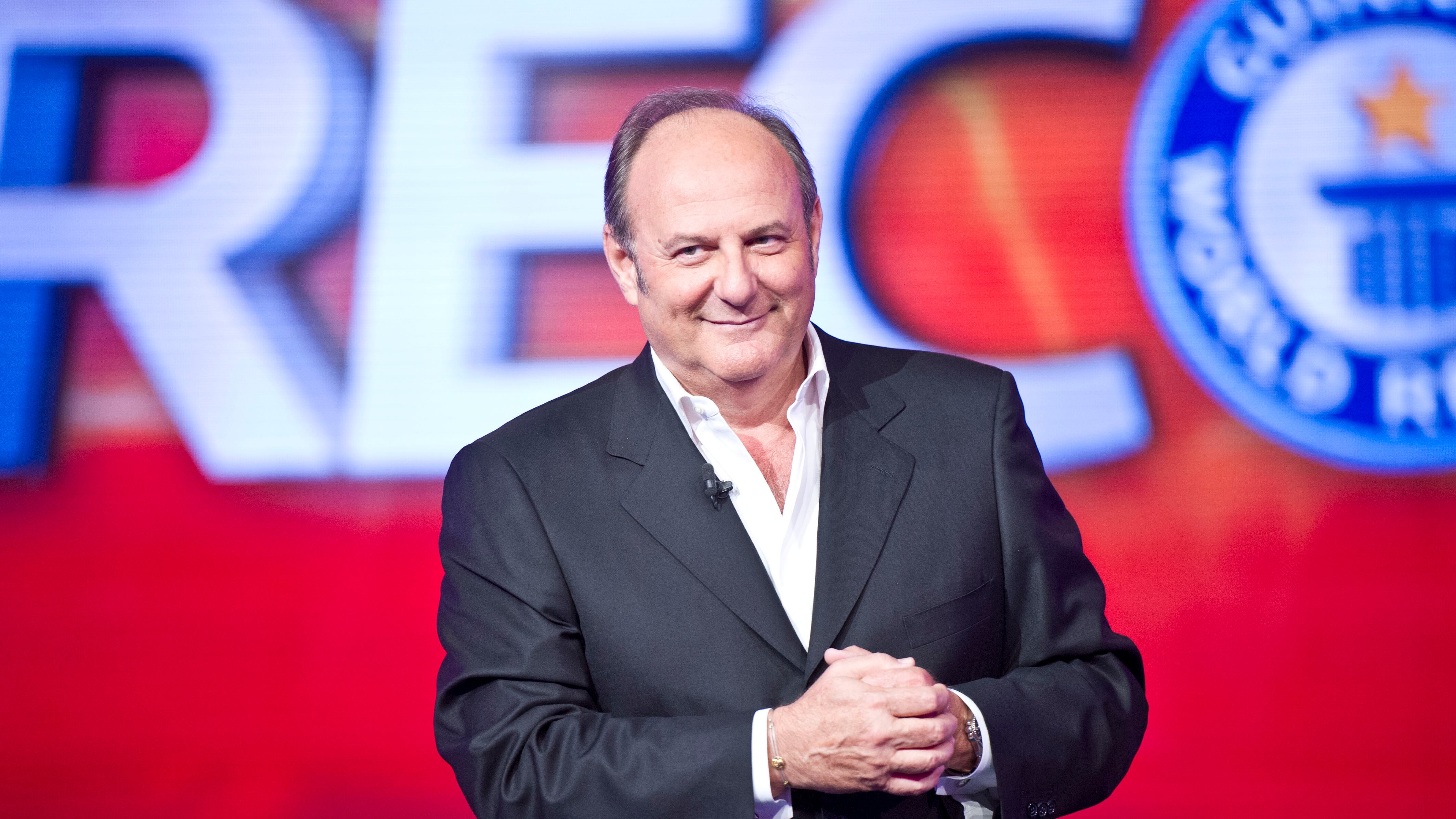 Gerry Scotti: "Se passerò da una ospitata all'altra, abbattetemi"