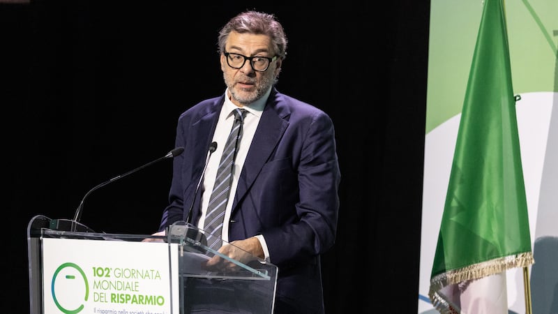 Banche, Giorgetti: “Ora siamo tutti sulla stessa barca”. Istituti scontenti