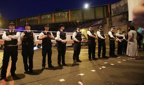 Londra, fuori dalla moschea dopo l'attacco 2