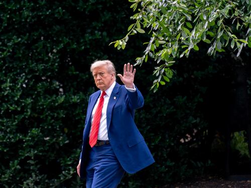 Il "cerchio magico" di Trump: chi sono i 5 esperti che lo consigliano sull'Iran