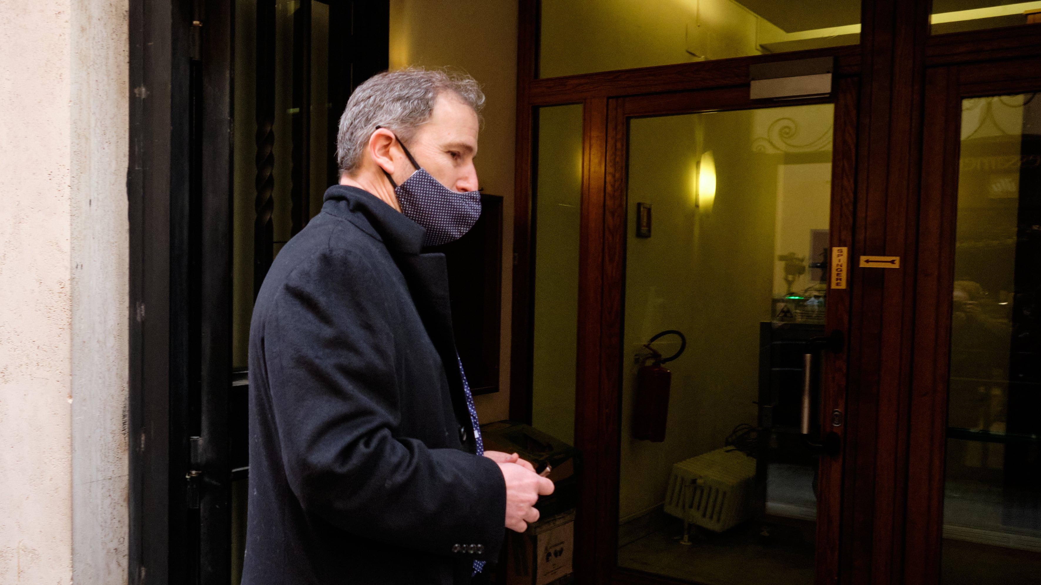 "Ha 5 giorni", "Non è iscritto". 5S ancora nel caos
