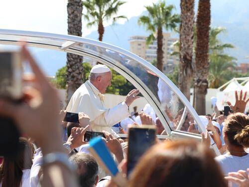 Il Papa ha salutato Palermo: "Non si può credere in Dio ed essere mafiosi"