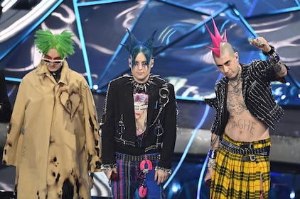 Sanremo 2024: ecco il look della terza serata del Festival di La Sad  3