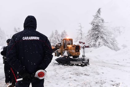 Maltempo, strade interrotte a Cervinia 4