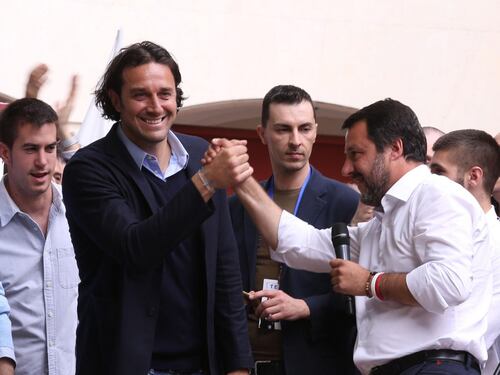 Modena, Luca Toni a sorpresa sul palco con Salvini