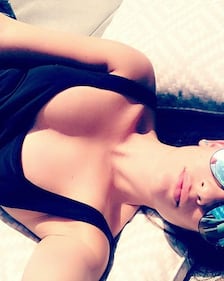 Lea Michele hot, nuda a letto 21