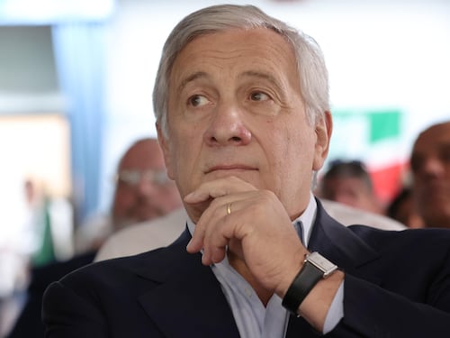 Tajani: “Vannacci? Mi vesto da Giulio Cesare a Carnevale”
