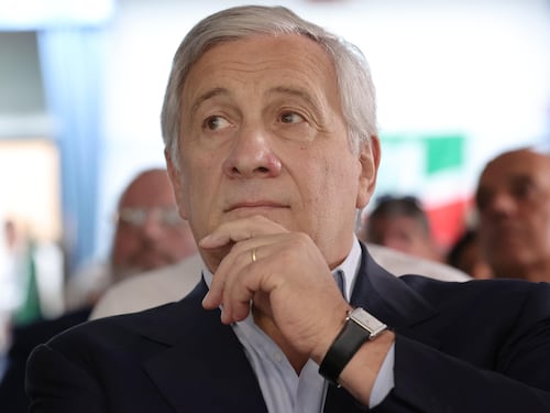 Irpef al 33% per i ceti medi e giù il bollo auto