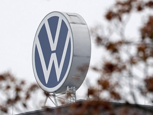 Volkswagen taglierà un manager su quattro