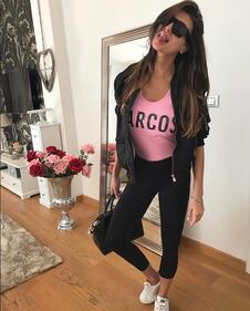 Cristina Buccino hot, senza gonna nella notte 4
