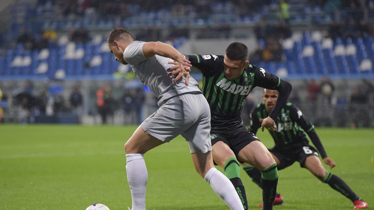 Serie A, la Roma resta al palo: 0-0 a Sassuolo e quasi addio alla Champions