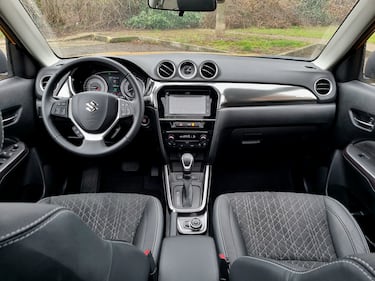 Suzuki Vitara Hybrid 140V: guarda le foto 2