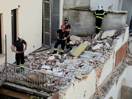 Palazzina crollata. Pompieri al lavoro, nessun problema per le altre case