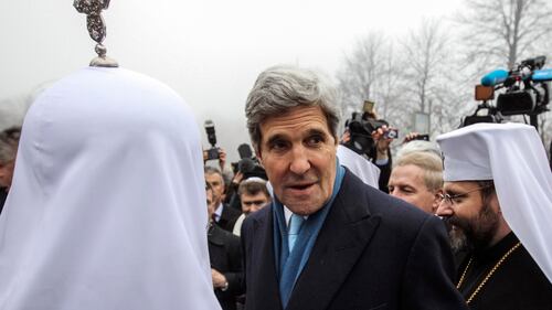 John Kerry al Maidan di Kiev 5