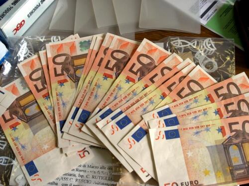 Dagli allo spacciatore di banconote da 50 euro