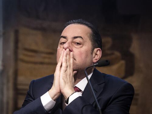 Emorragia di iscritti nel Pd: Pittella "atterra" da Calenda