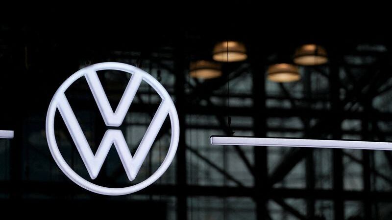 Volkswagen pronta a tagliare 30mila posti di lavoro in Germania, ma l'azienda smentisce