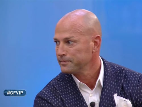 Gf Vip, Stefano Bettarini squalificato a 72 ore dal suo ingresso per una bestemmia