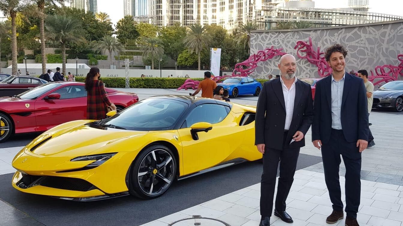 Dalle Sardine al Cavallino. Santori a Dubai scatena i social