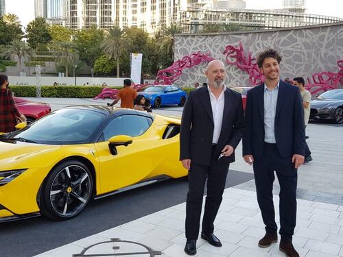 Dalle Sardine al Cavallino. Santori a Dubai scatena i social