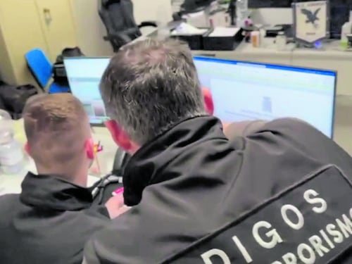 “Con 2 anni in più andrei in guerra insieme all’Isis”. Fermato un 16enne