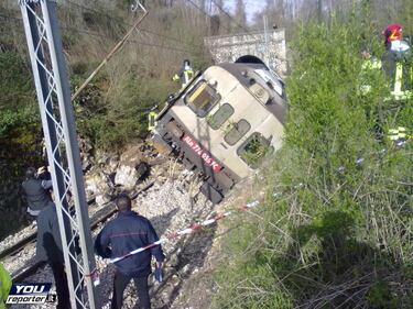 Treno deraglia nel Perugino: 15 feriti 2