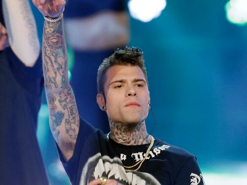 Ddl Zan, Fedez a testa bassa contro il Vaticano