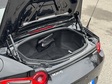 Mazda MX-5 1.5: guarda la gallery del restyling 2025 11