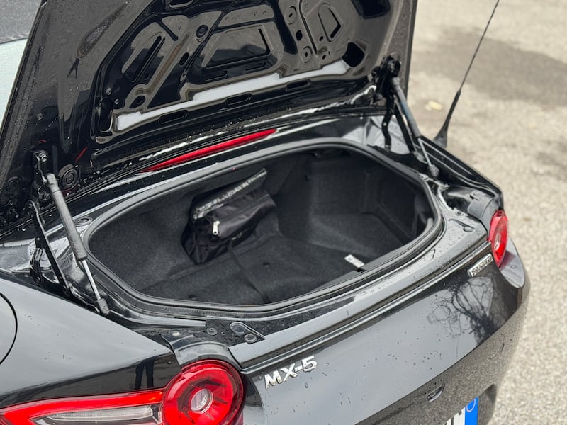 Mazda MX-5 1.5: guarda la gallery del restyling 2025 11