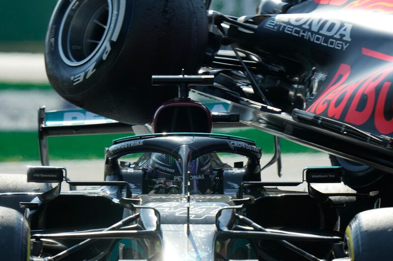 Il terribile incidente tra Hamilton e Verstappen al Gp di Monza 3