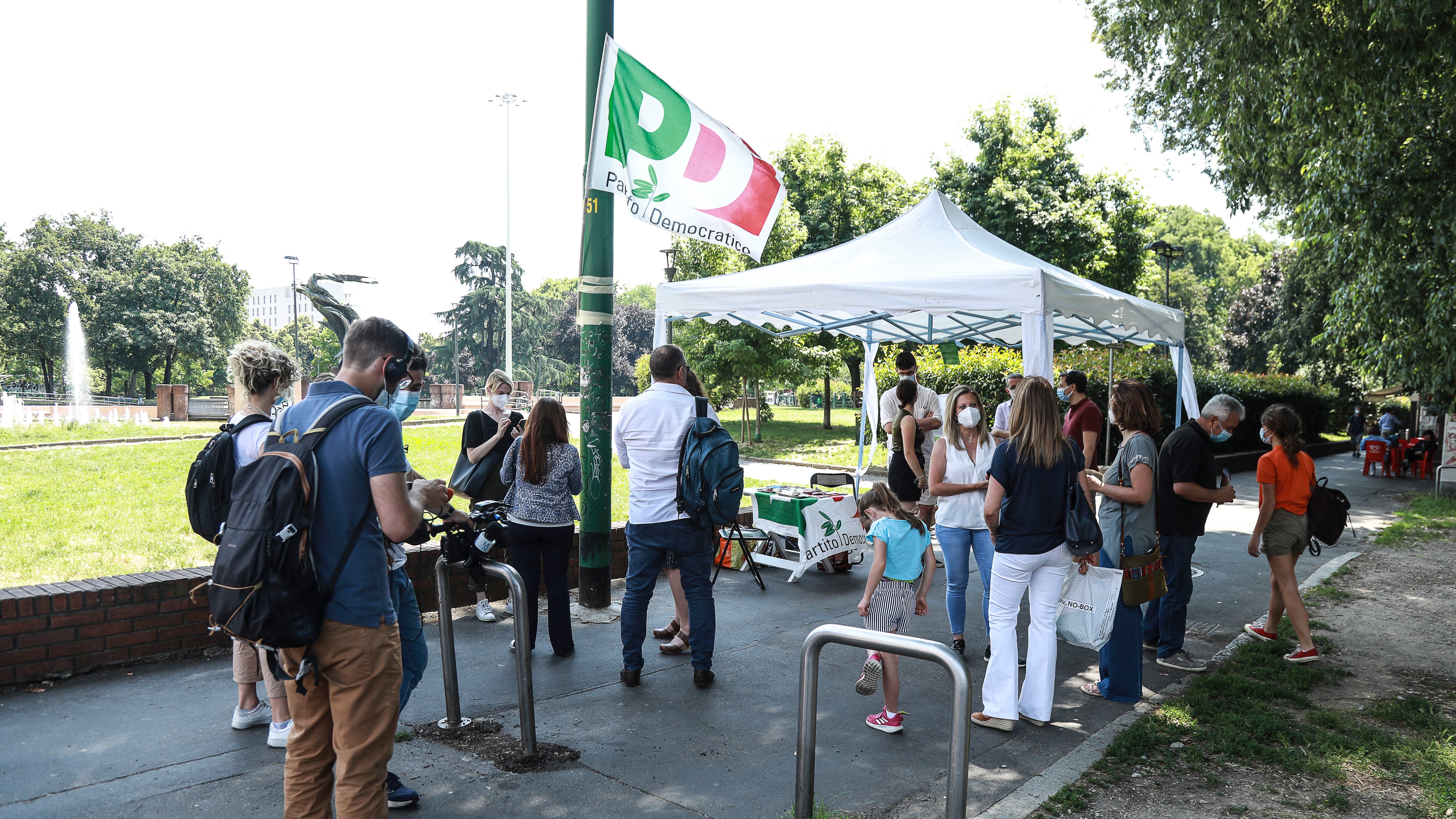 Primarie, il centrosinistra trova i candidati: Gualtieri per Roma e Lepore per Bologna