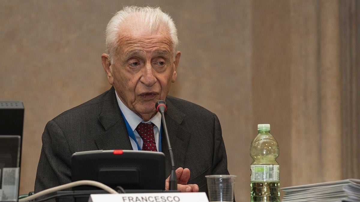 "Disparità inaccettabili e troppa burocrazia. Sanità vicina al collasso"