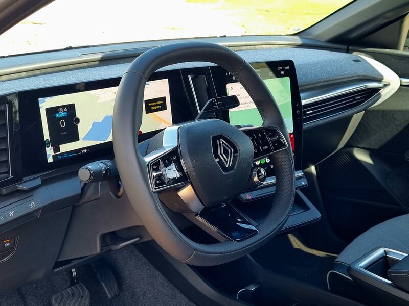 Renault Megane E-Tech Electric: guarda la gallery del crossover ibrido 19