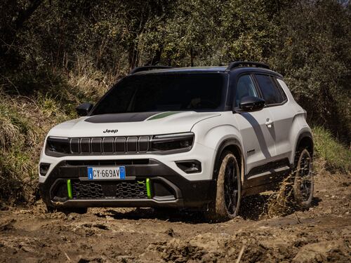Alla scoperta della Jeep Avenger 4xe: il suv ibrido per ogni avventura