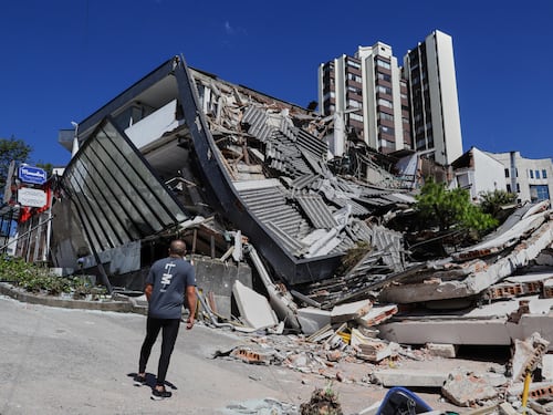Terremoto in Colombia, le vittime sono 132. Il presidente De La Espriella: “A Cali 188 dispersi, colpite 5mila case”