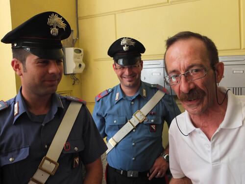 Divieto di dimora per il direttore di Telejato: "Ha estorto soldi a due sindaci"