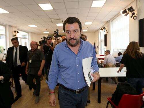 Salvini adesso sfida Macron: "Hai cuore? Domani ti do 9mila migranti"