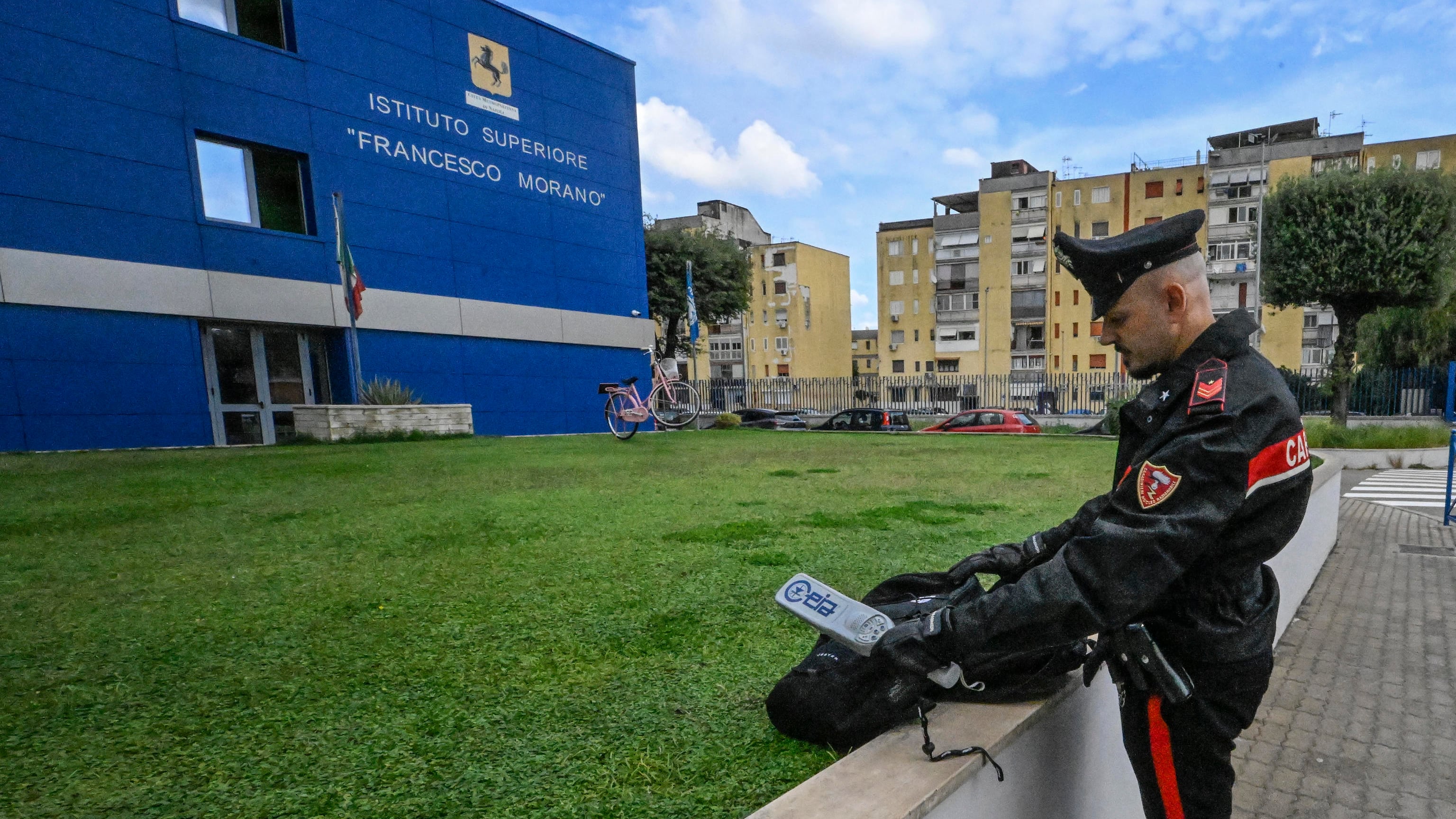 Metal detector nelle scuole, il sociologo: "Così lo Stato dà una risposta forte"