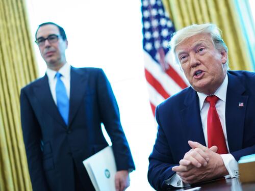 Trump, alla Camera primo passo verso l'impeachment