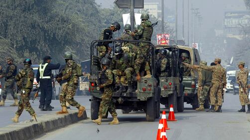 Strage dei talebani in Pakistan: oltre 100 bambini uccisi 5