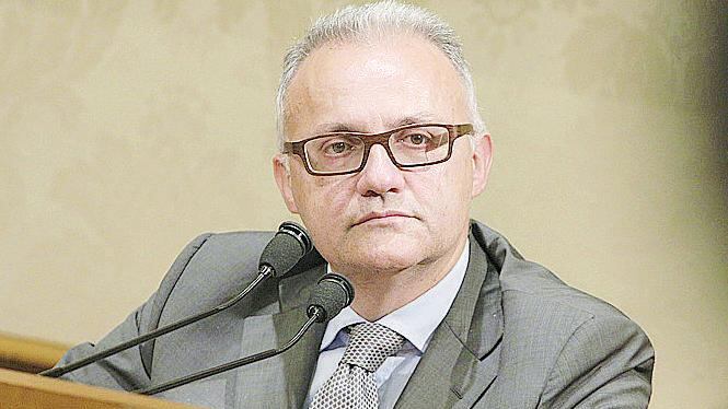 L'ex ministro: «Giuliano non ha fatto niente, Lupi non è in campo. Serve un progetto civico»