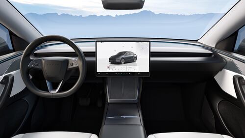 Tesla Model Y 2025: guarda la gallery del nuovo modello 17