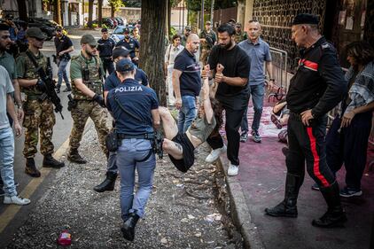Blitz pro Pal al consolato egiziano di Milano 1