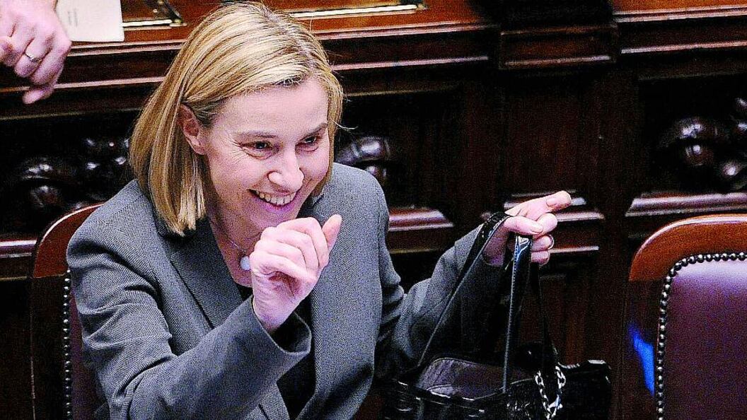 La Germania oggi voterà il nostro ministro in cambio del veto di Roma sul francese contrario al rigore