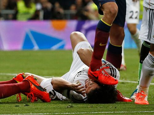 El Clasico, Busquets "passeggia" sulla testa di Pepe