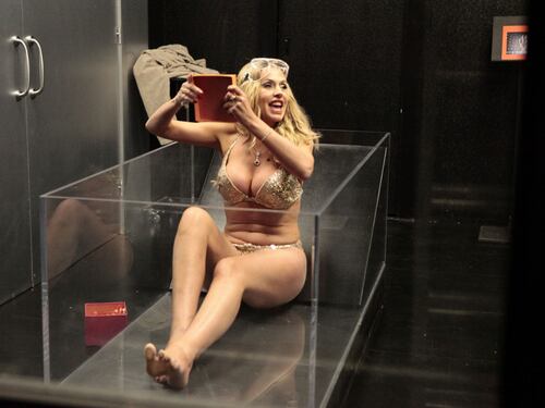 Valeria Marini, momenti hot al Grande Fratello Vip