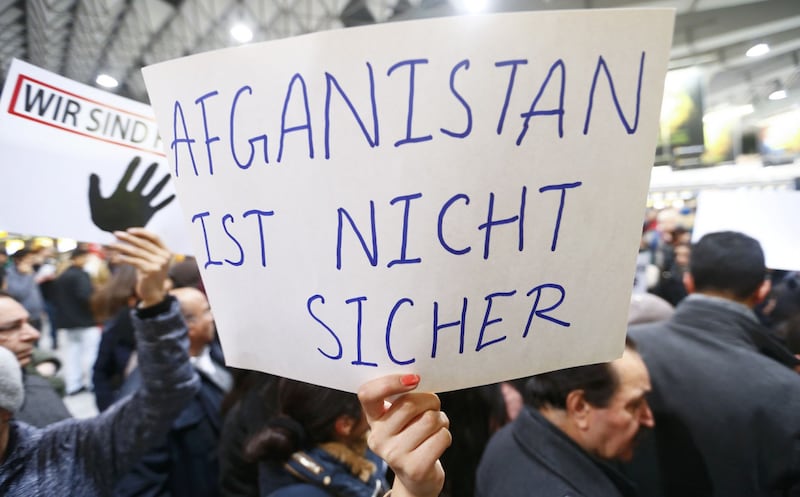 La Germania rimpatria in Afghanistan i primi migranti 10